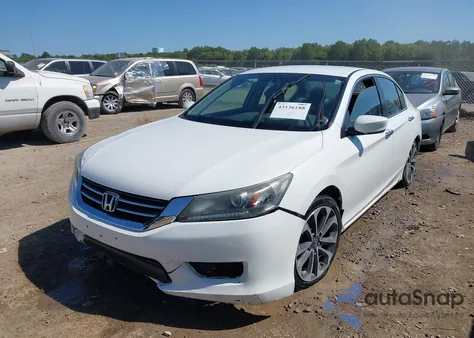 2015 Honda Accord Sport z USA, uszkodzony, nr VIN 1HGCR2F51FA106981